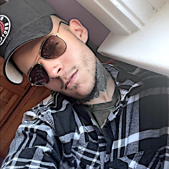 Meet your Posher, Domenic - Picture 1 of 1